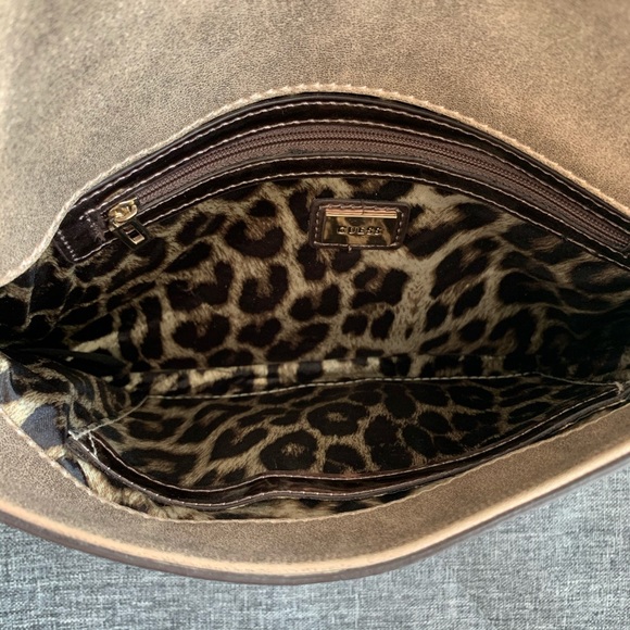 Guess Metallic Stud Envelop Wristlet - NWOT - Picture 5 of 5